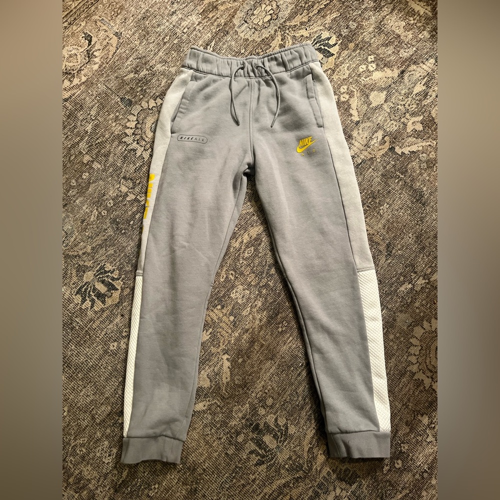 Nike Air paneled cuffed fleece sweatpants in Gray Large